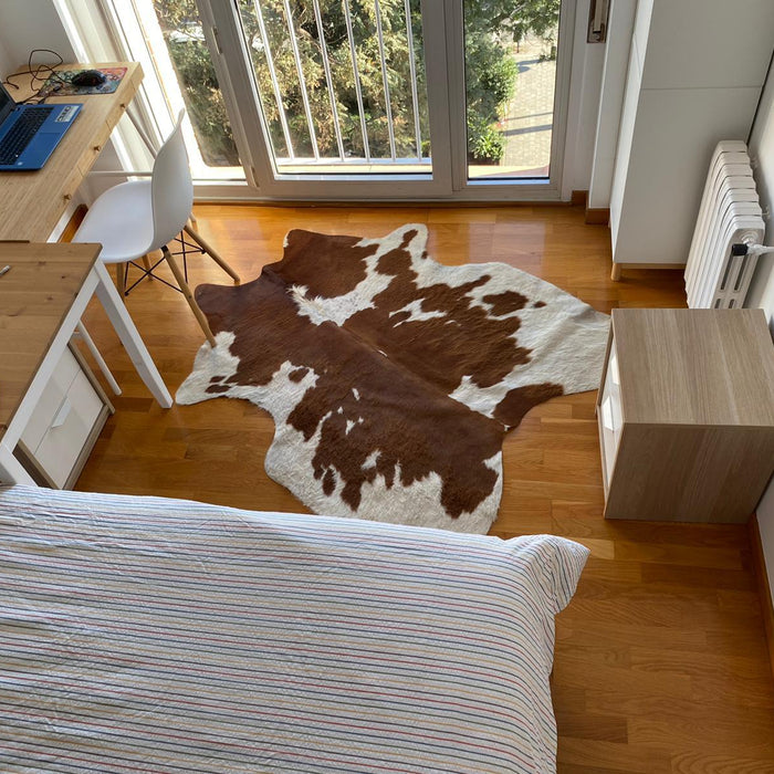 How Cowhide Rugs Can Enhance Small Spaces