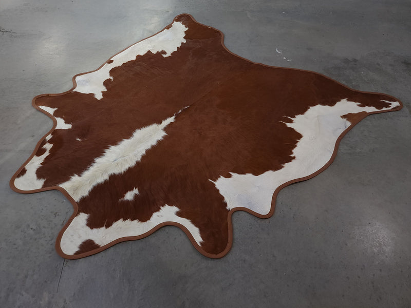 Leather Binding Hereford Cowhide Rug Size 6.9 X 6.10 ft