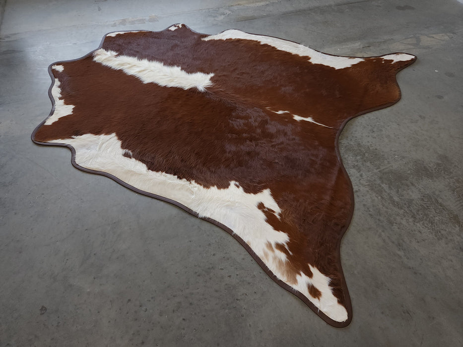 Lined - Hereford Cowhide Rug w/ Leather Binding Size 7 X 7 ft