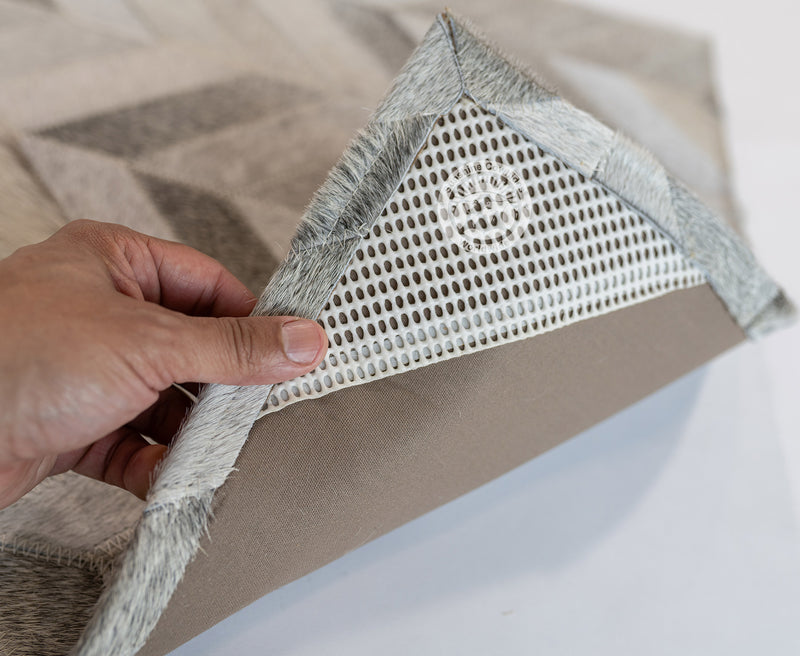 Grey - 22 X 34" Designer Rug - Chevron